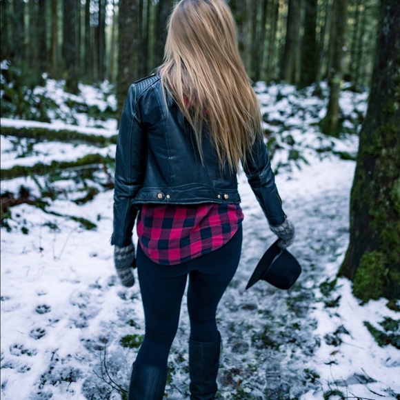 Meet your Posher, Delaney - Picture 2 of 4